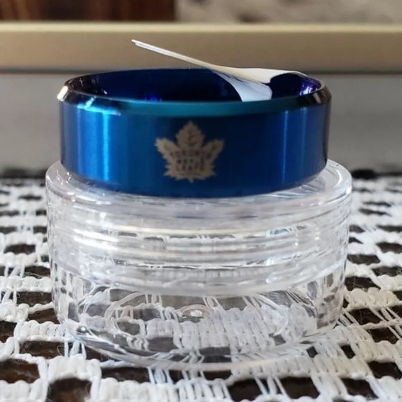 nwt Men’s Toronto Maple Leafs Titanium Ring - Picture 2 of 2
